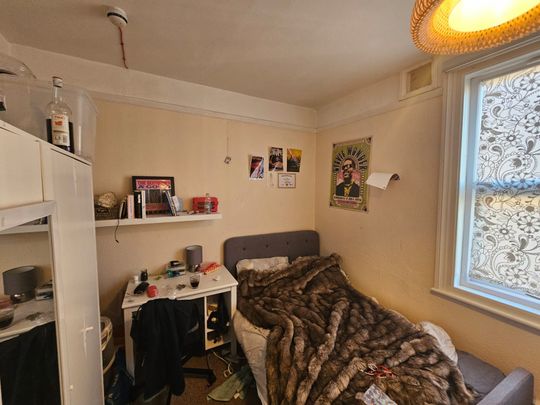 6 Bed - 65 Richmond Avenue, Hyde Park, Leeds - LS6 1DB - Student - Photo 1