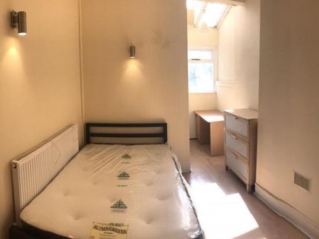 5 bedroom end of terrace house to rent - Photo 5