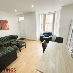 4 Bedroom Flat - Photo 2