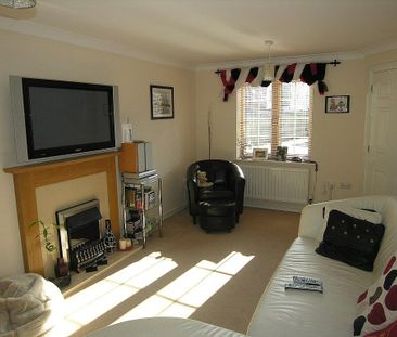 3 bedroom end of terrace house to rent - Photo 4