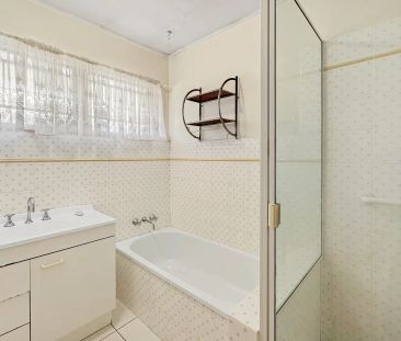 “Family Bliss Awaits!” - Photo 6