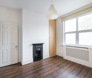 2 Bedroom - Photo 4