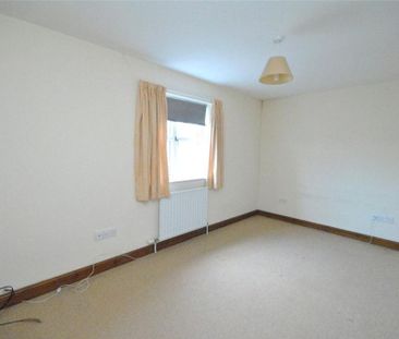 2 bedroom end of terrace house to rent - Photo 2