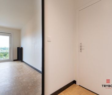 Volledig gerenoveerd 2-slaapkamerappartement te huur – rand centrum... - Foto 2