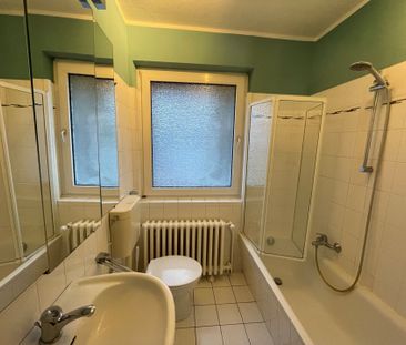 Großzügige 3-Zimmer-Wohnung mit Einbauküche in einem gepflegten 2-F... - Photo 5