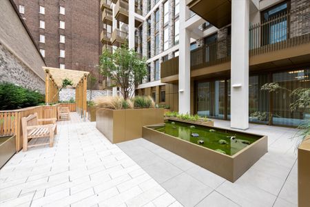 A beautifully bright one bedroom apartment with a private balcony. - Photo 3