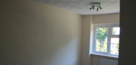 3 bed detached house to rent Emerald Road, Luton, Bedfordshire LU4 - Photo 5