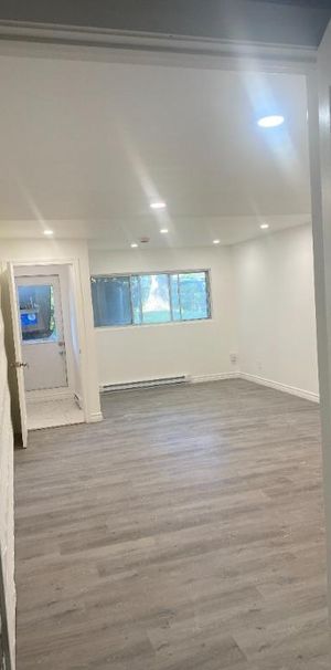 Luxueux 3 ½ Neuf à Louer – Anjou – Avec Stationnement Privé - Photo 1