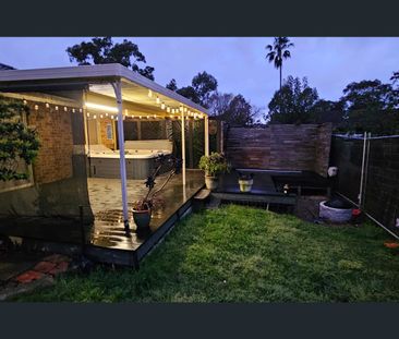 A lovely Renovated family home available in a quiet cul-de-sac - Photo 1