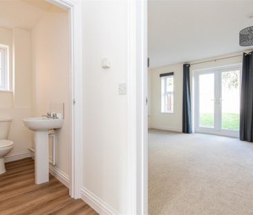3 bed House - Detached To Let - Photo 6