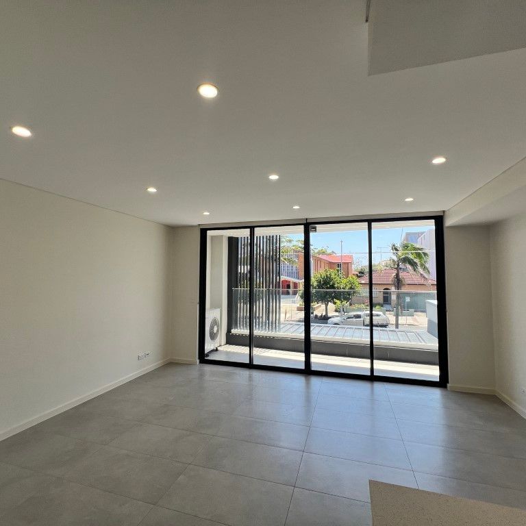 MORDERN APARTMENT IN THE HEART OF MATRAVILLE - Photo 1
