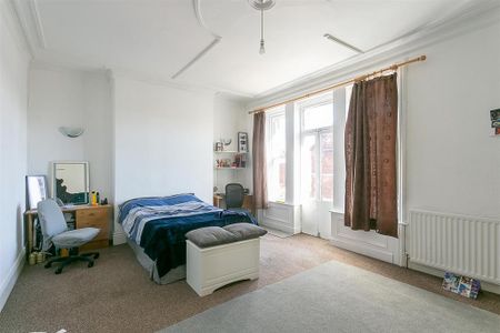 5 bedroom terraced house to rent - Photo 4