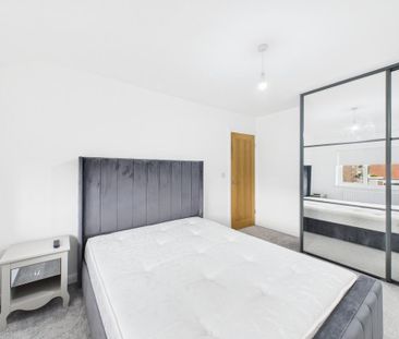 3 bedroom semi-detached house to rent - Photo 5