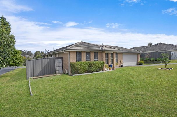 Immaculately Presented Family Home in Saddlers Ridge Estate - Photo 1