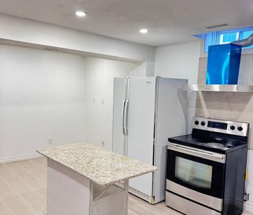 For Lease - 28 piccadilly Road, Richmond Hill, Ontario - Photo 3