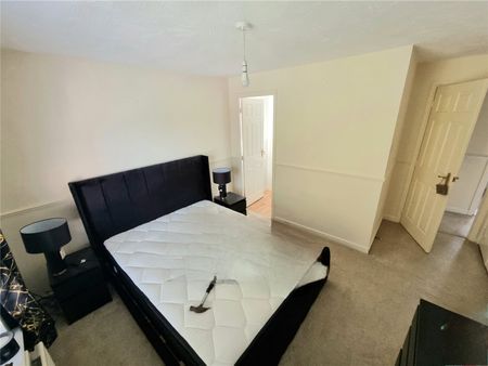 4 Bedroom House To Rent - Photo 5