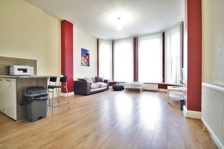 Ocean Apartments, St. Helens Parade, Southsea, PO4 - Photo 3