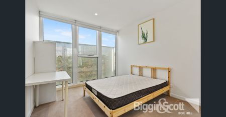 Spacious Apartment with Great Location in BOX HILL - Photo 5