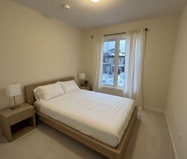 For Lease - 2971 Seagrass Street, Pickering, Ontario - Photo 2