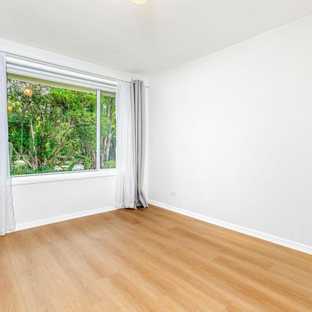 Beautifully Renovated 3 Bedroom Family Home - Photo 4