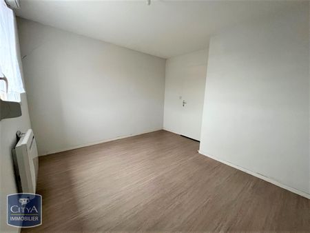 Location Appartement 2 pièces 47m² LE CATEAU CAMBRESIS 59360 - Photo 3