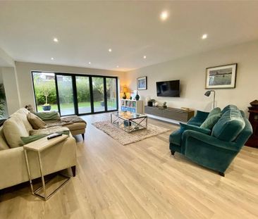 4 bedroom detached house to rent - Photo 3