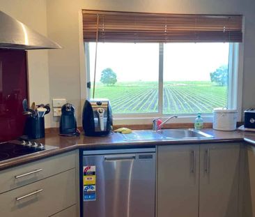 TE AWAMUTU - RURAL 4 BEDROOMS - Photo 4