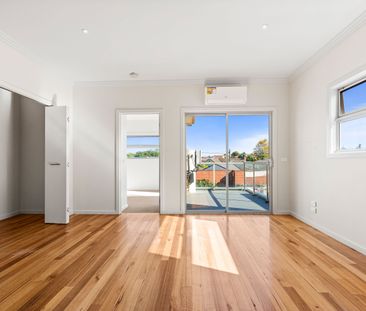 Modern 2-bedroom home! - Photo 3