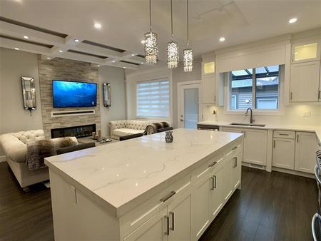 Gorgeous Home in the Heart of Willoughby Heights! - Photo 3