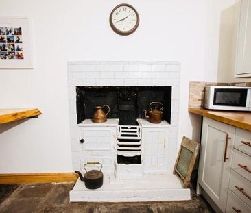 3 bedroom terraced house to rent - Photo 2