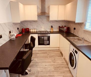 1 bedroom in a house share to rent - Photo 4