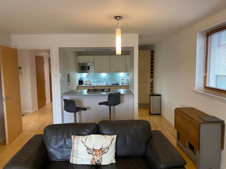 2 bedroom flat to rent - Photo 2