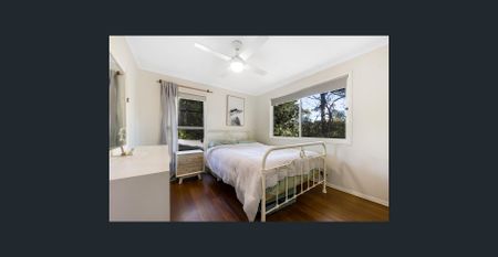 Charming Leafy Retreat - Character Home with Deck, Privacy & Style - Photo 4