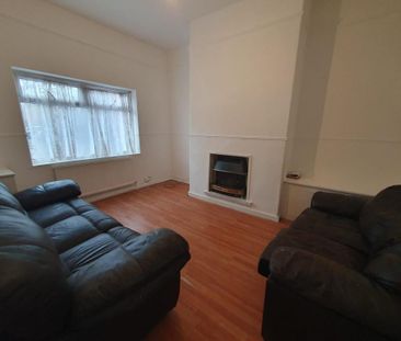 3 bedroom terraced house to rent - Photo 2