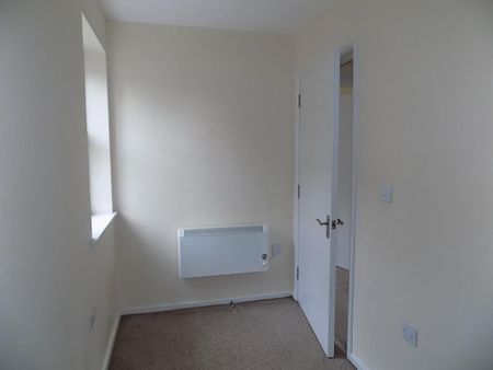 2 bedroom end of terrace house to rent - Photo 2