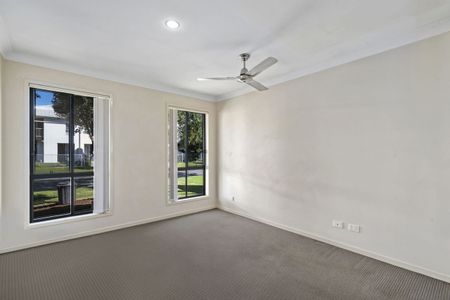 5 Benjamin Street,PIMPAMA - Photo 4