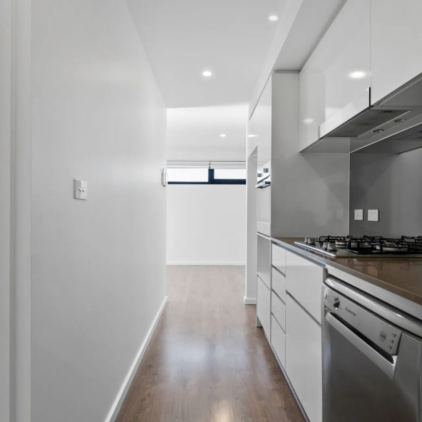 Unit 403/139 Chetwynd Street, North Melbourne. - Photo 1