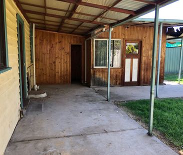 3 bedroom house with lots of space to breathe! - Photo 4