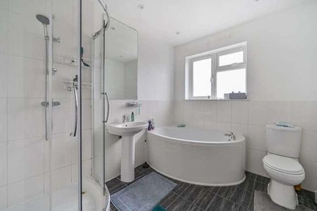 Kenilworth Road, Stoneleigh, KT17 - Photo 3