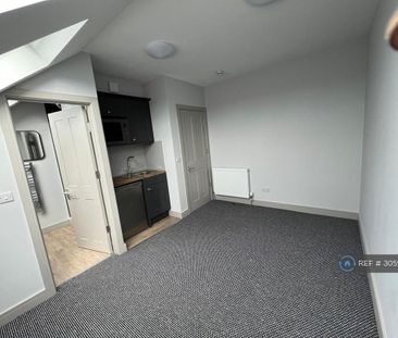 4 bedroom terraced house to rent - Photo 5