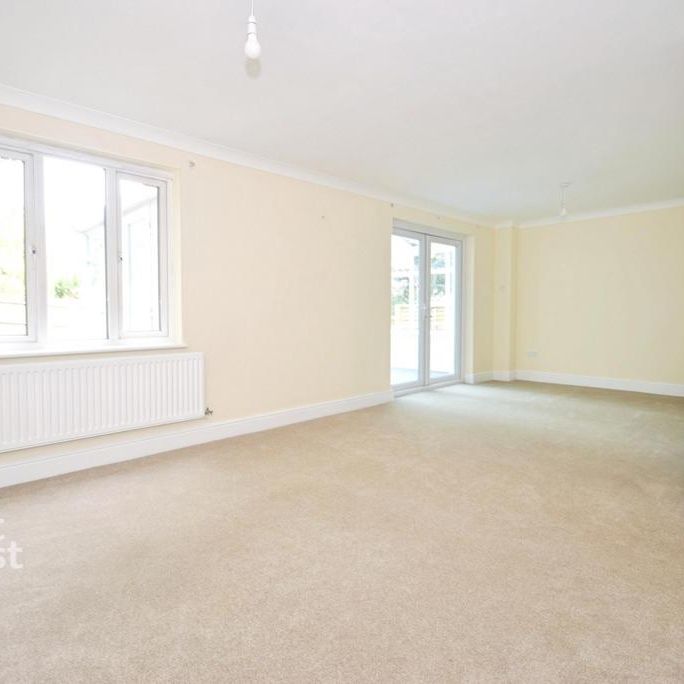 4 bedroom detached house to rent - Photo 1