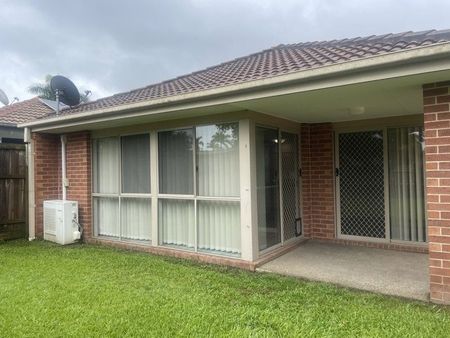 Lovely 3 bedroom renovated home in popular Upper Coomera - Photo 5