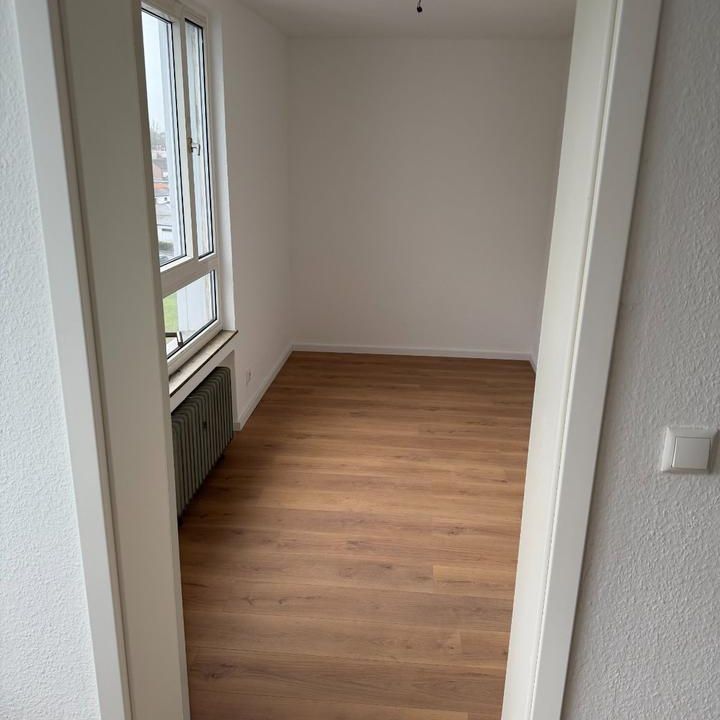 Lichtdurchflutete 3Z-Wohnung mit Balkon in Broichweiden - Photo 1