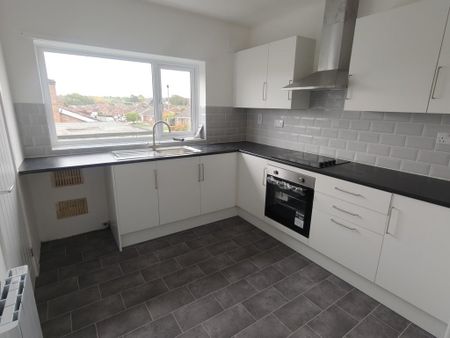 2 bedroom ground floor maisonette to rent - Photo 5