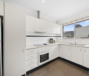 BEAUTIFUL 2 BEDROOM UNIT AND FANTASTIC LOCATION - Photo 1