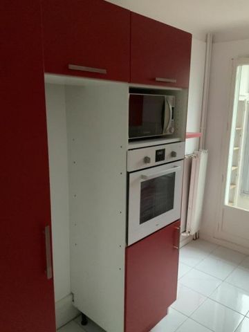 Appartement 3 pièces 65m2 MARSEILLE 9EME 846 euros - Photo 5