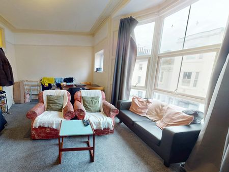 Maisonette to rent on - Photo 2