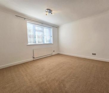 4 bedroom detached house to rent - Photo 6