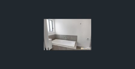 Modern Double Storey Townhouse in Prime Nambour Location - Photo 5