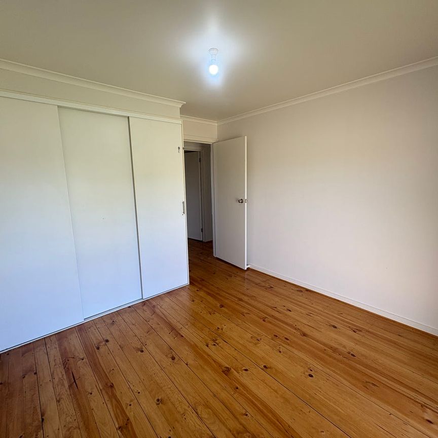 3 Bedroom Home with Large Backyard! - Photo 1